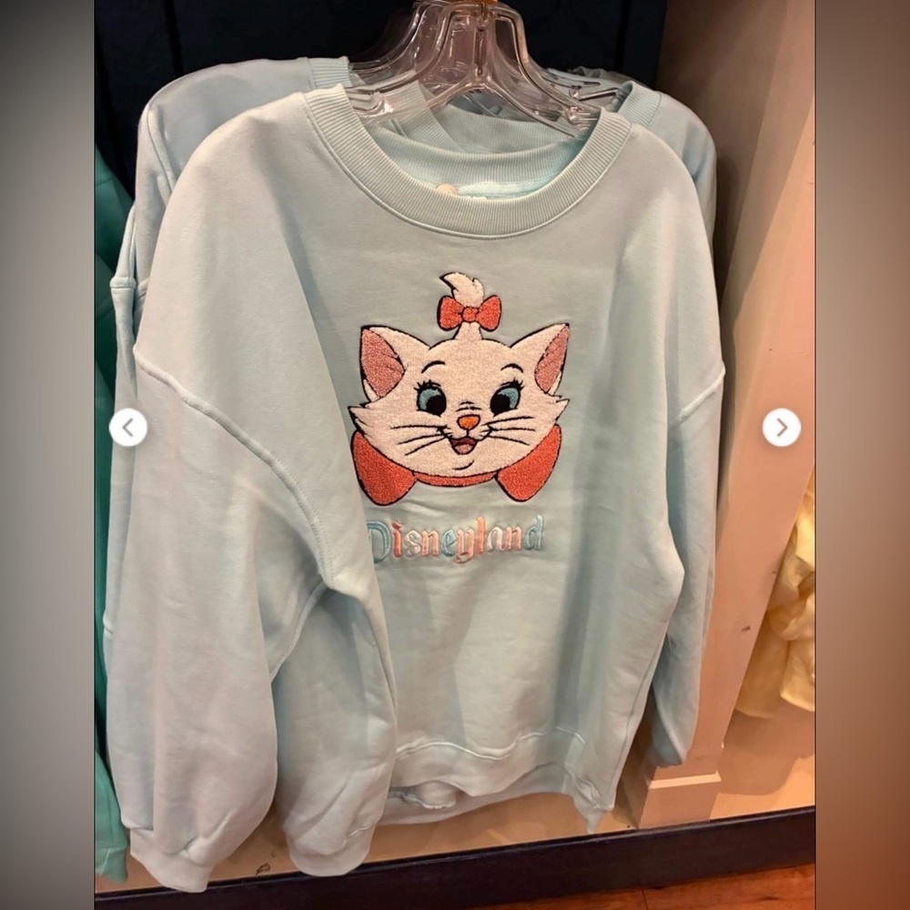 Disneyland Marie CHENILLE CHARACTER CREWNECKS size M
